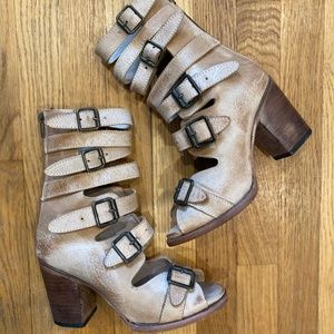 SOLD Freebird Bond Size 8